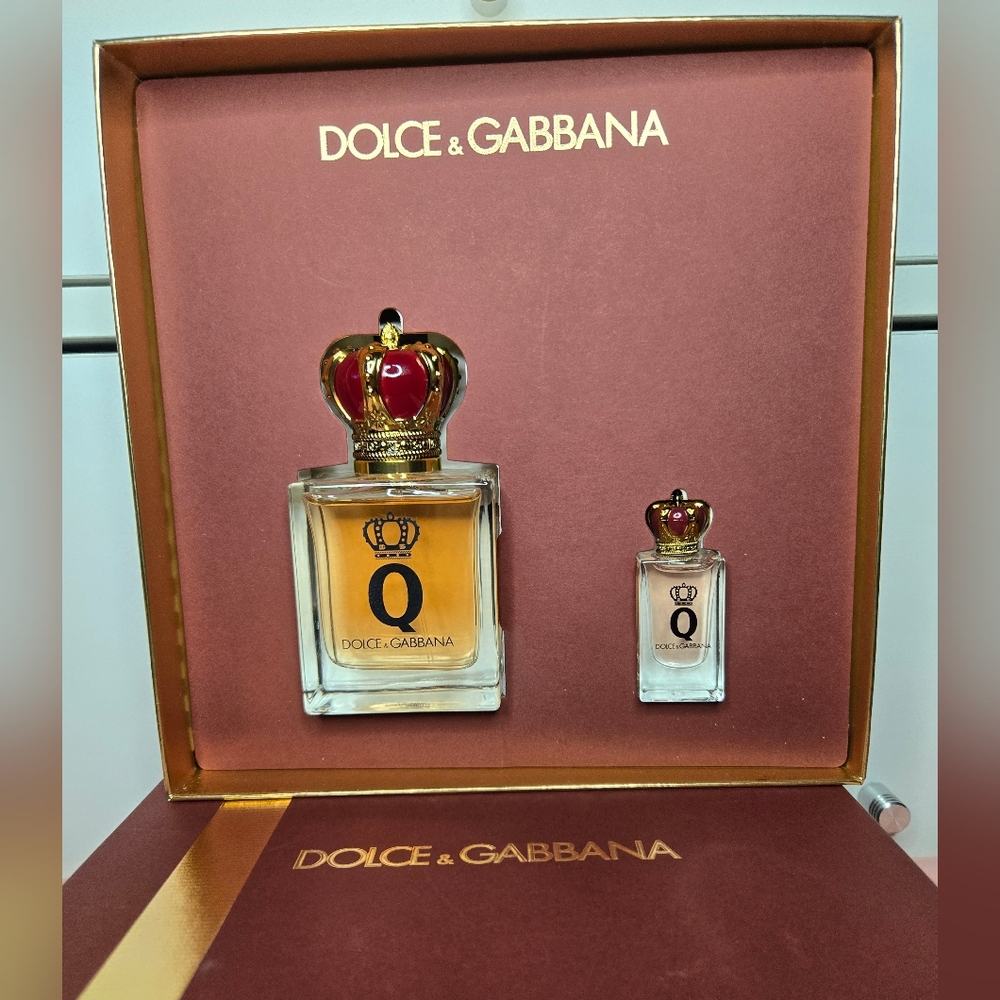 SALE❤️ Q by Dolce & Gabbana Set - Picture 1 of 4